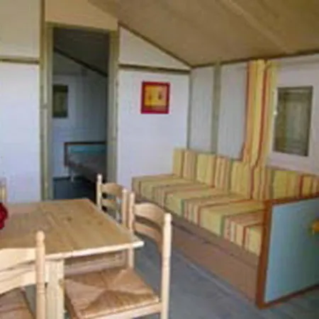 Avec Animaux, Entre Vallee De La Sioule Et Combraille - Fr-1-489-314 * Echassieres